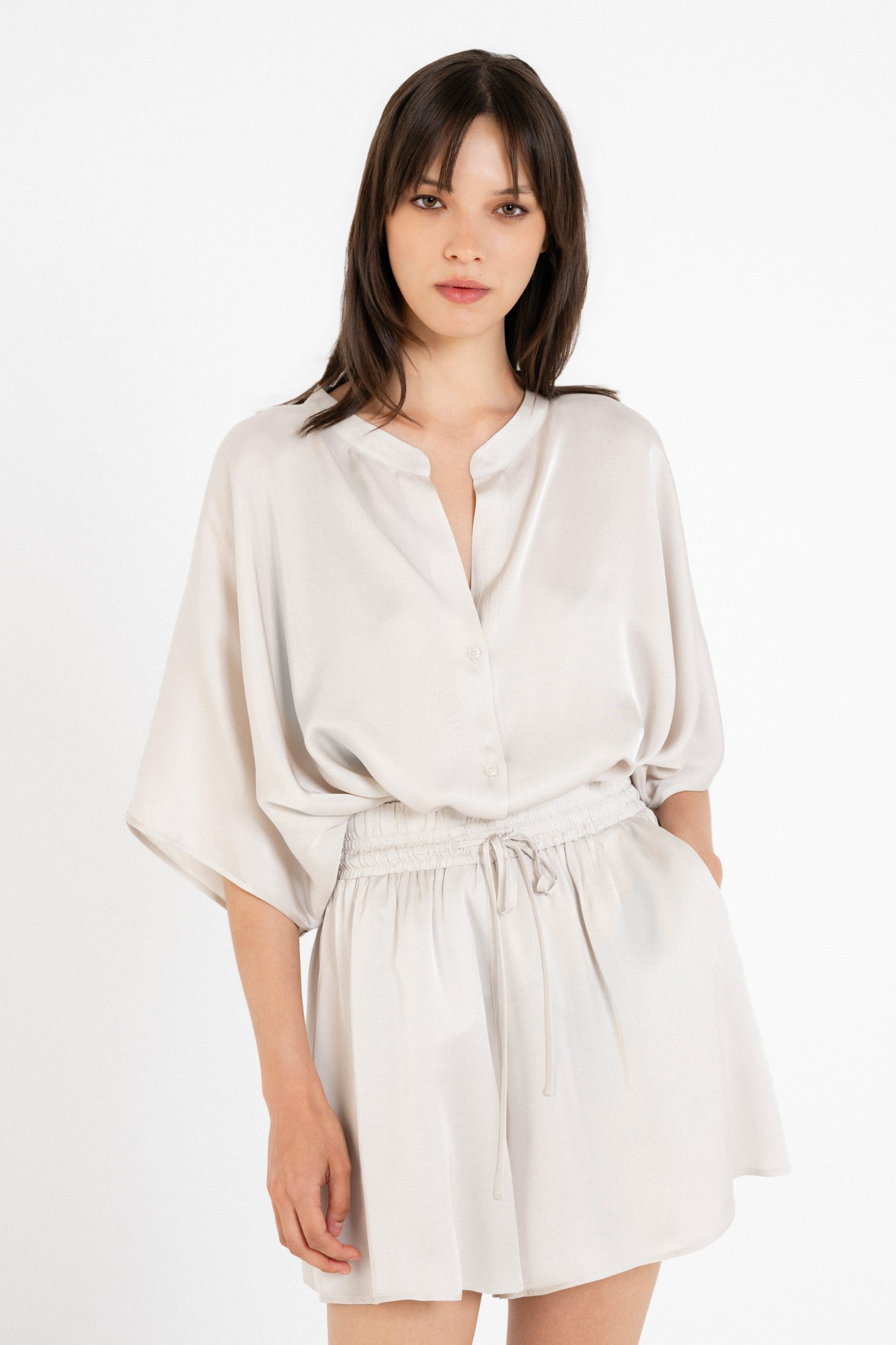 4244 Σορτς Mea εκρού - Image 1